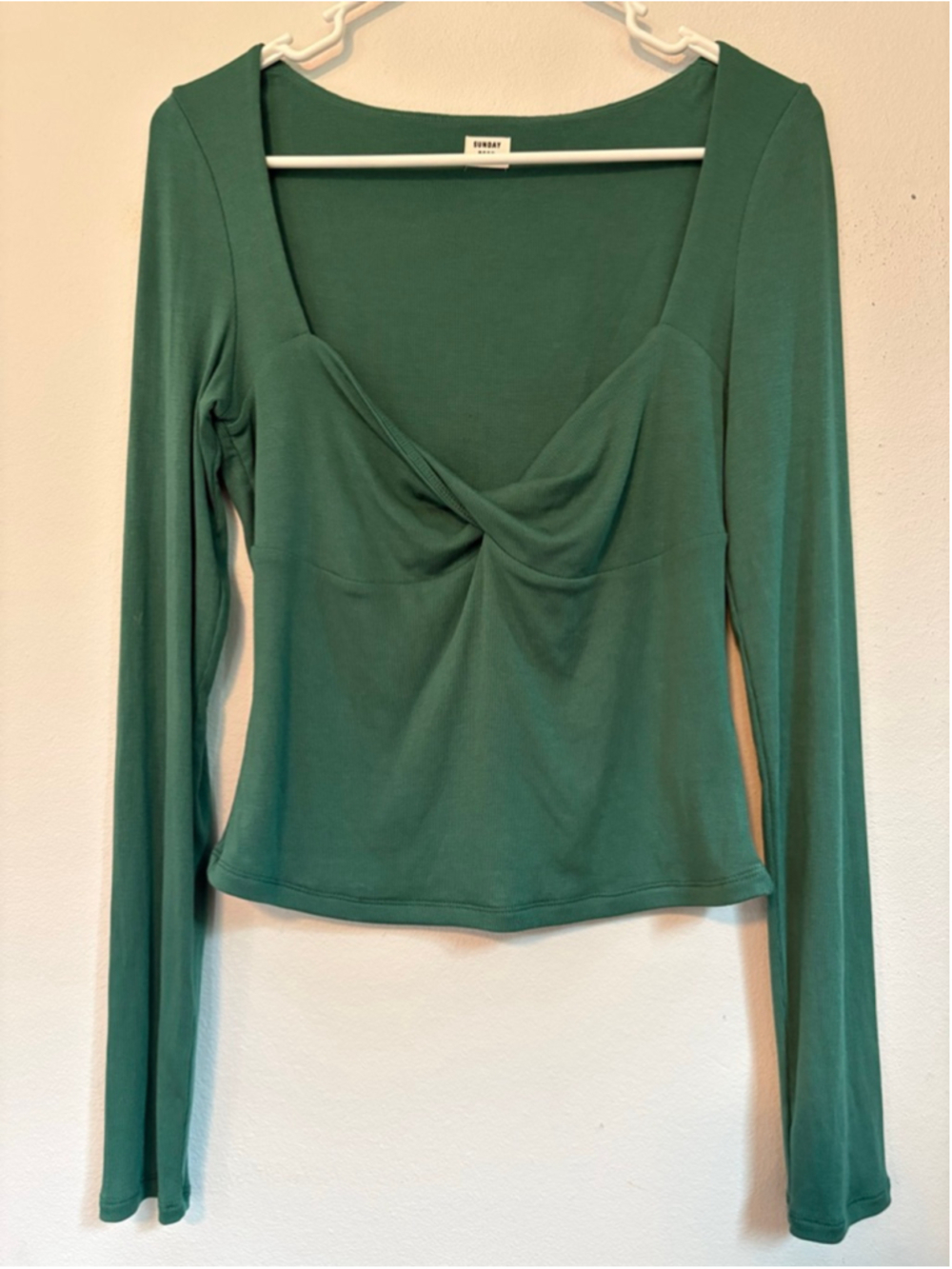 Aritzia Sunday Best Lula Longsleeve Top - Twist Sweetheart Ribbed Emerald M